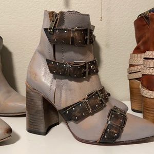 “JOUST” FREEBIRDS by Steve Madden